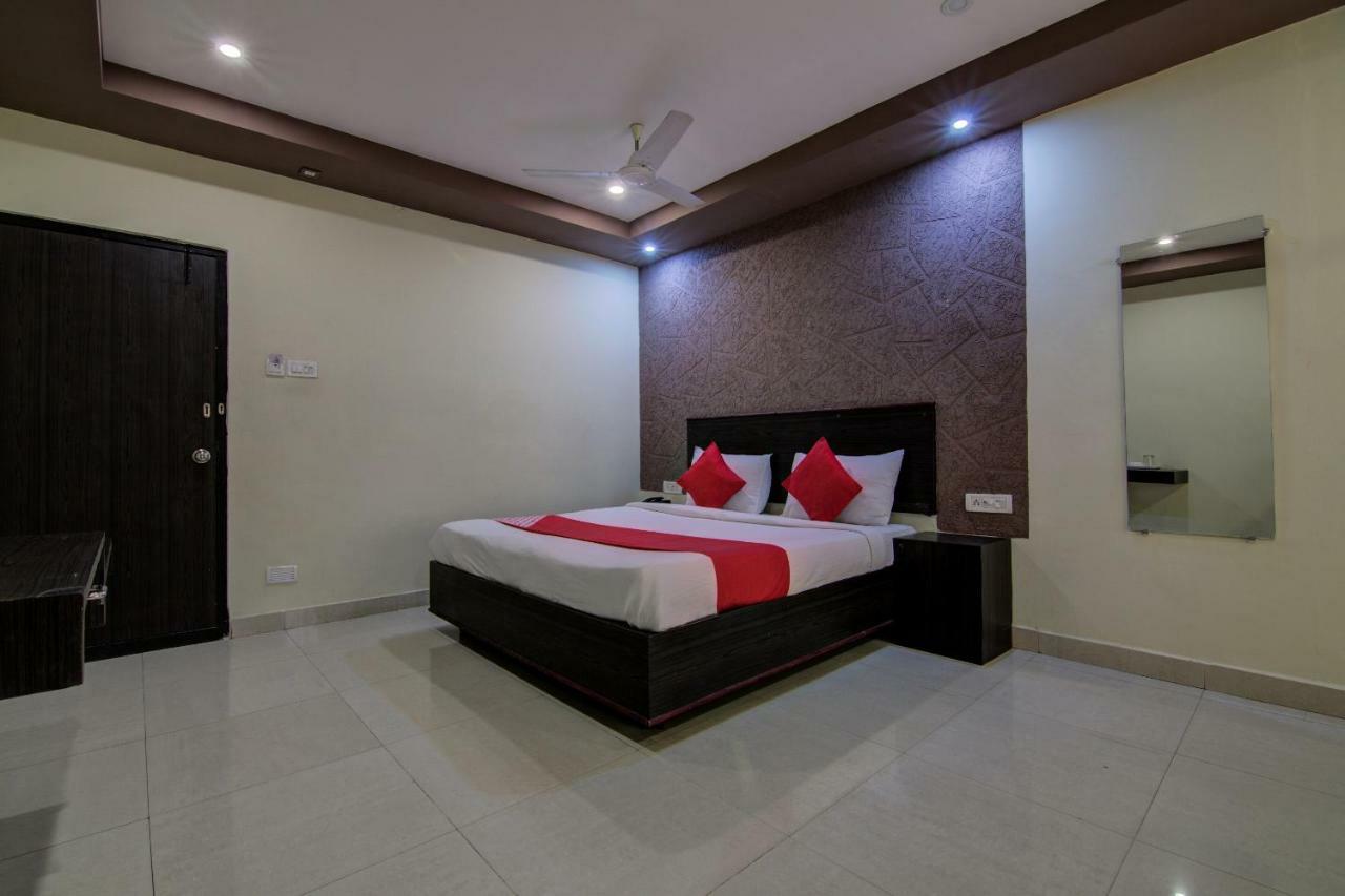 Oyo 16961 Sea Rock Otel Visakhapatnam Dış mekan fotoğraf