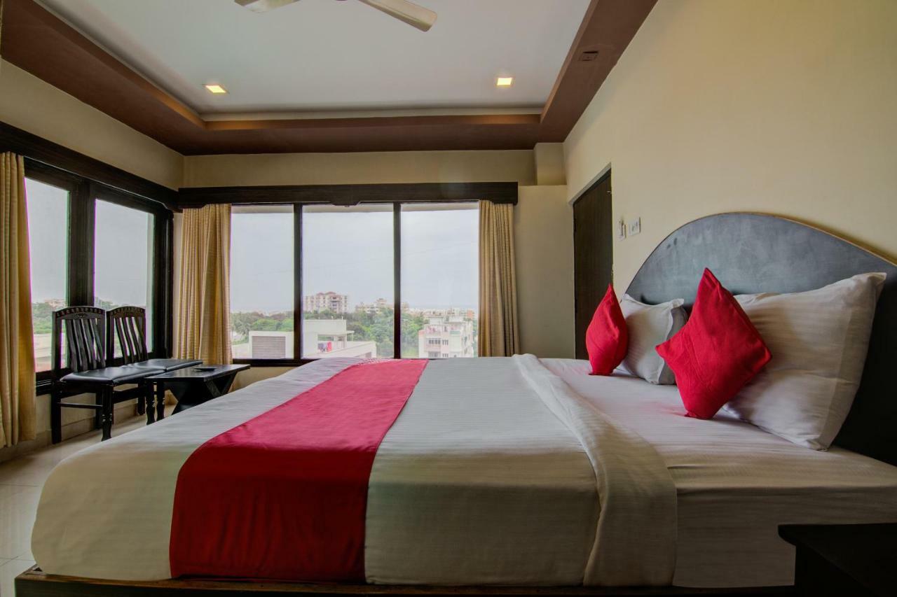 Oyo 16961 Sea Rock Otel Visakhapatnam Dış mekan fotoğraf